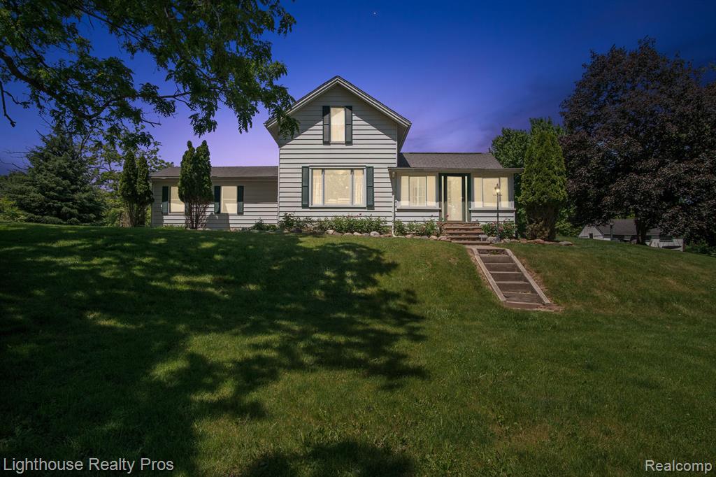 67640 W 8 MILE Road, South Lyon, MI 48178 — Photo 3