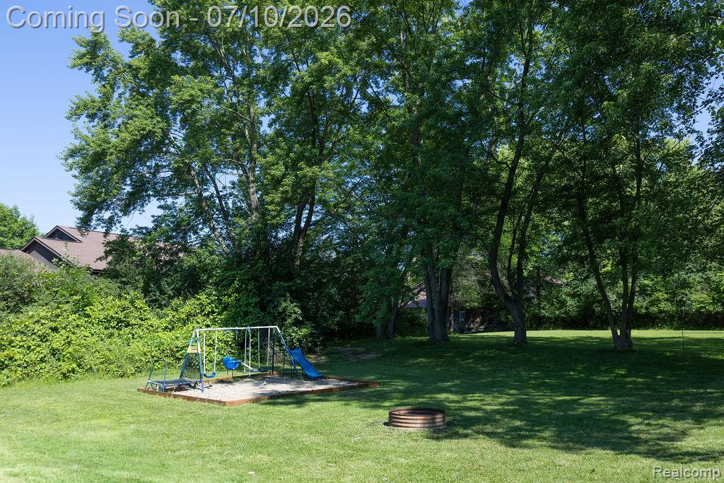 5052 Beecher Road, Flint, MI 48532 — Photo 26