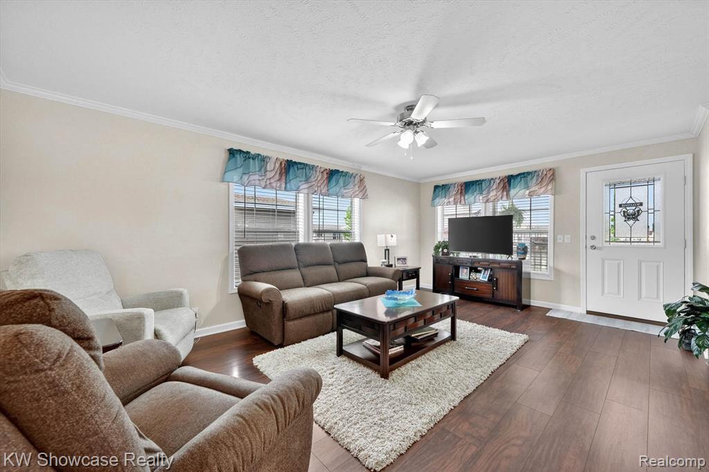52525 Willow Wood Court, Chesterfield, MI — Photo 8