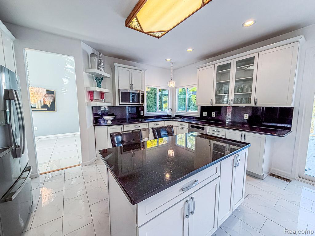 7240 Aaronway Drive, West Bloomfield, MI 48324 — Photo 13