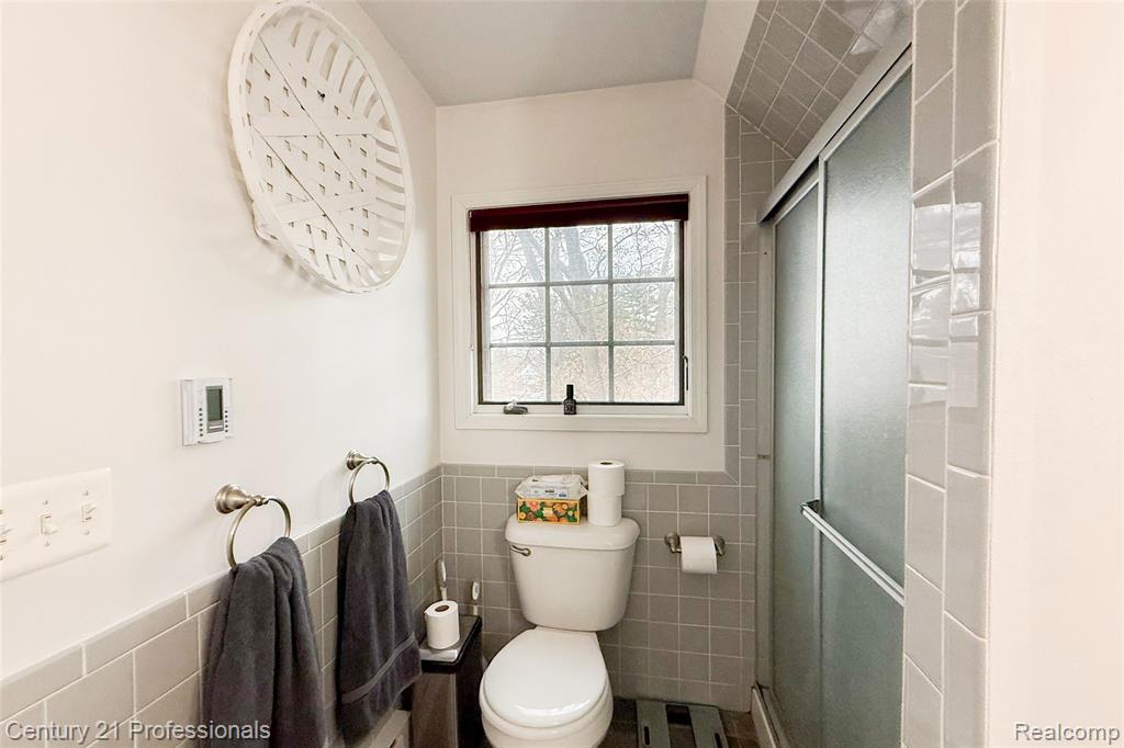 910 W Pine Tree Road W, Lake Orion, MI 48362 — Photo 44