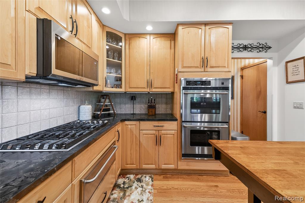 8454 Grays Drive, Grosse Ile, MI 48138 — Photo 13
