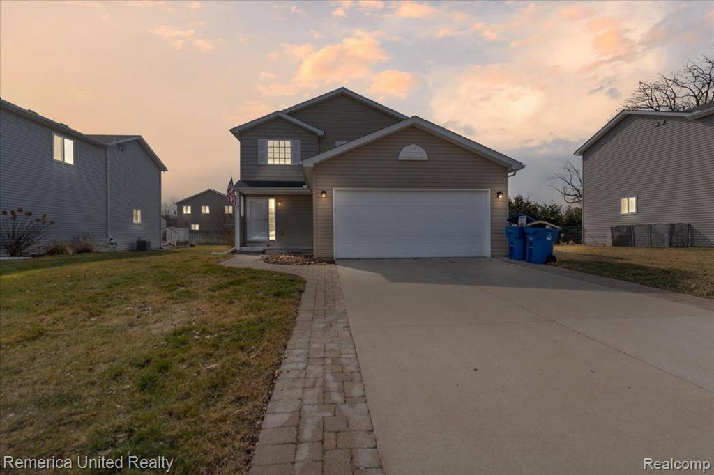 6453 MISTY, Waterford, MI 48327 — front exterior