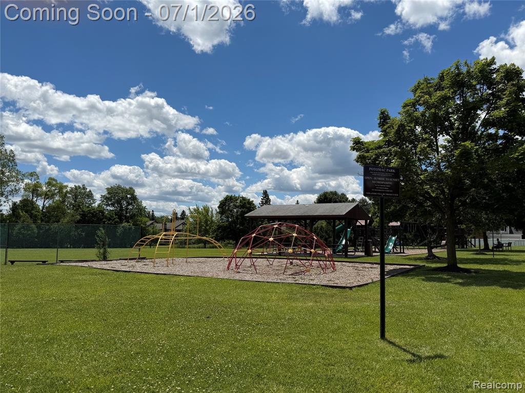 5441 Langlewood Drive, West Bloomfield, MI — Photo 55