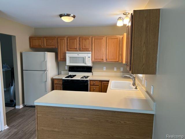 943 RIKKI ANN, Wixom, MI — Photo 8