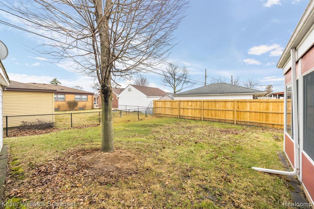 6569 HAWTHORNE Street, Garden City, MI — Photo 27