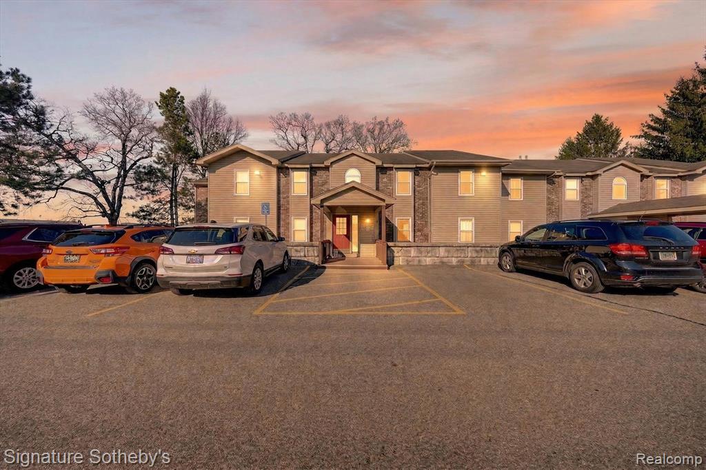5094 Harbor Oak Drive, 36, Waterford, MI 48329 — front exterior