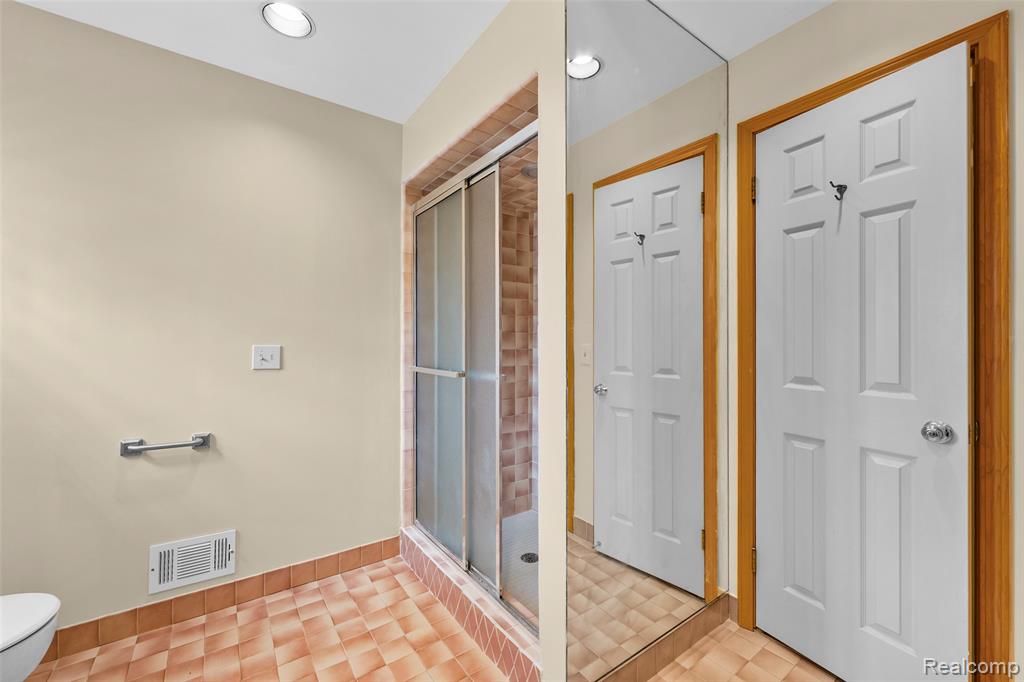 194 Charlevoix Avenue, Grosse Pointe Farms, MI 48236 — Photo 30