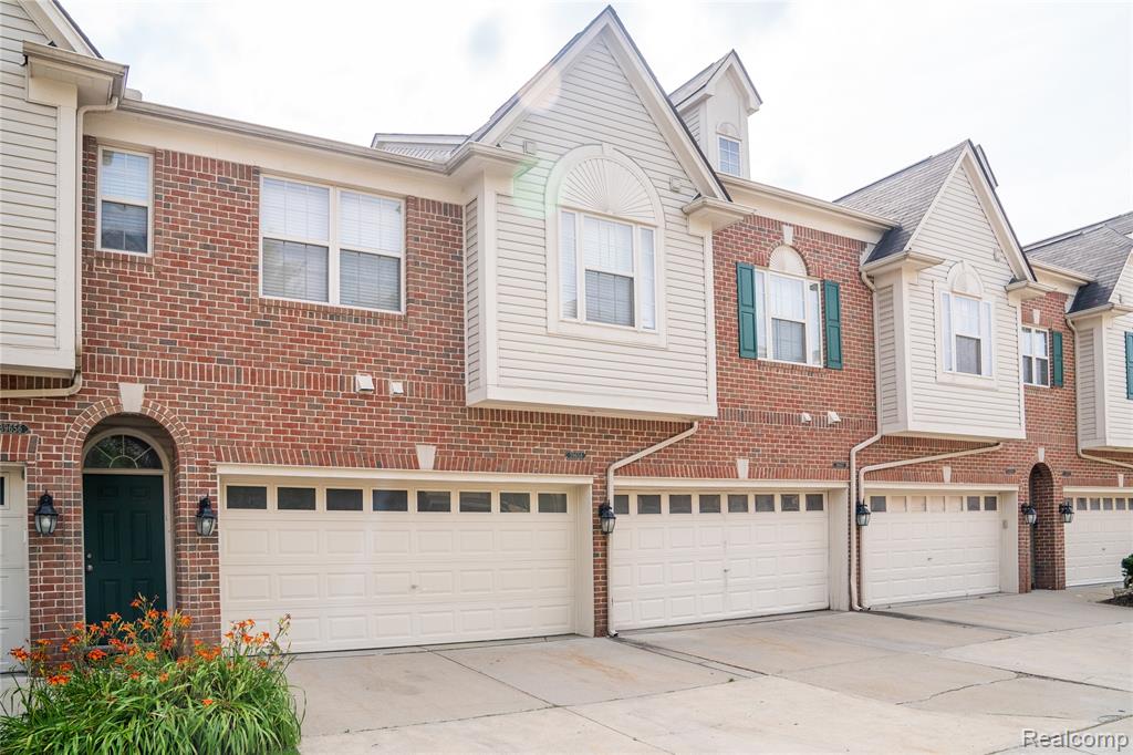 39658 ROCKCREST Lane, Northville, MI — Photo 2