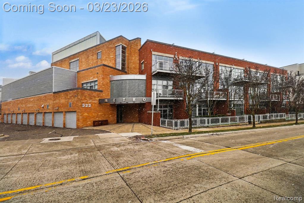 Property photo for 322 E Harrison Avenue, Royal Oak, MI 48067