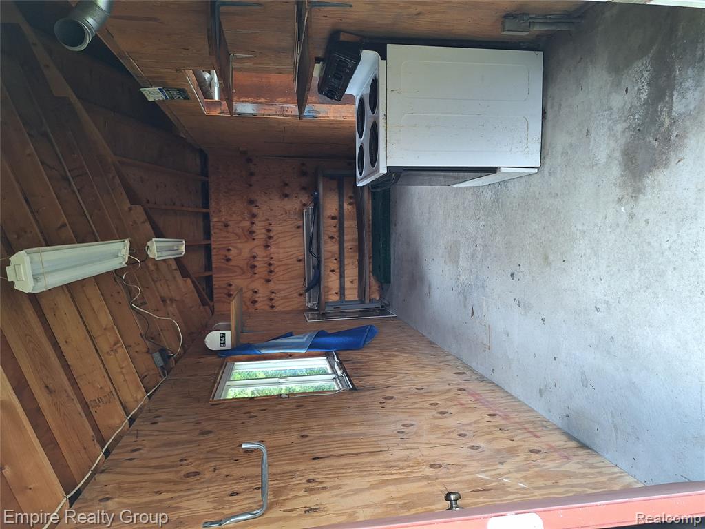 8547 Kinloch Street, Dearborn Heights, MI 48127 — Photo 32