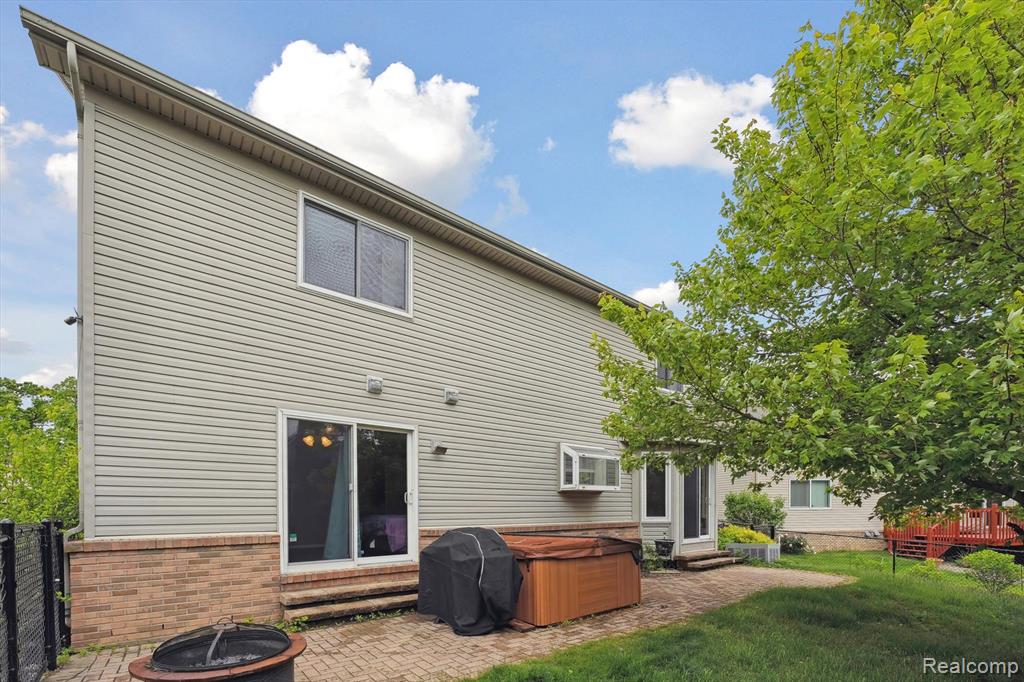 7366 MEADOW Lane, Ypsilanti, MI 48197 — Photo 43