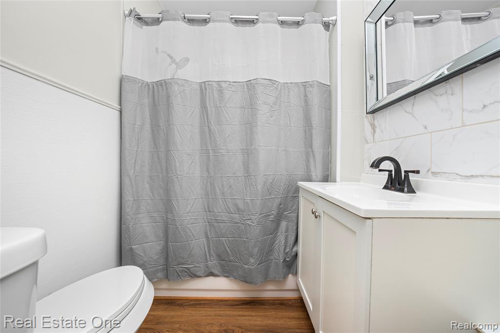 943 Premont Avenue, Waterford, MI 48328 — Photo 14