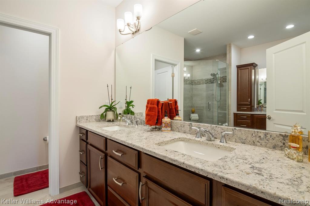 42741 CARDINAL Way, Novi, MI — Photo 11
