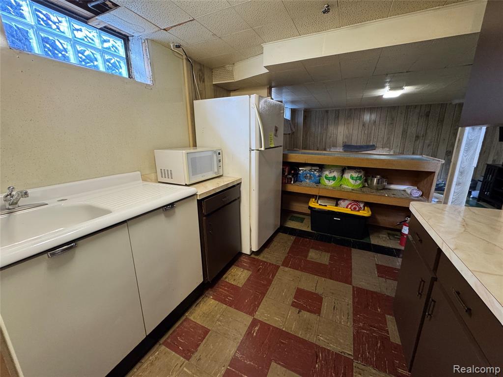 19156 Ash Avenue, Eastpointe, MI 48021 — Photo 53