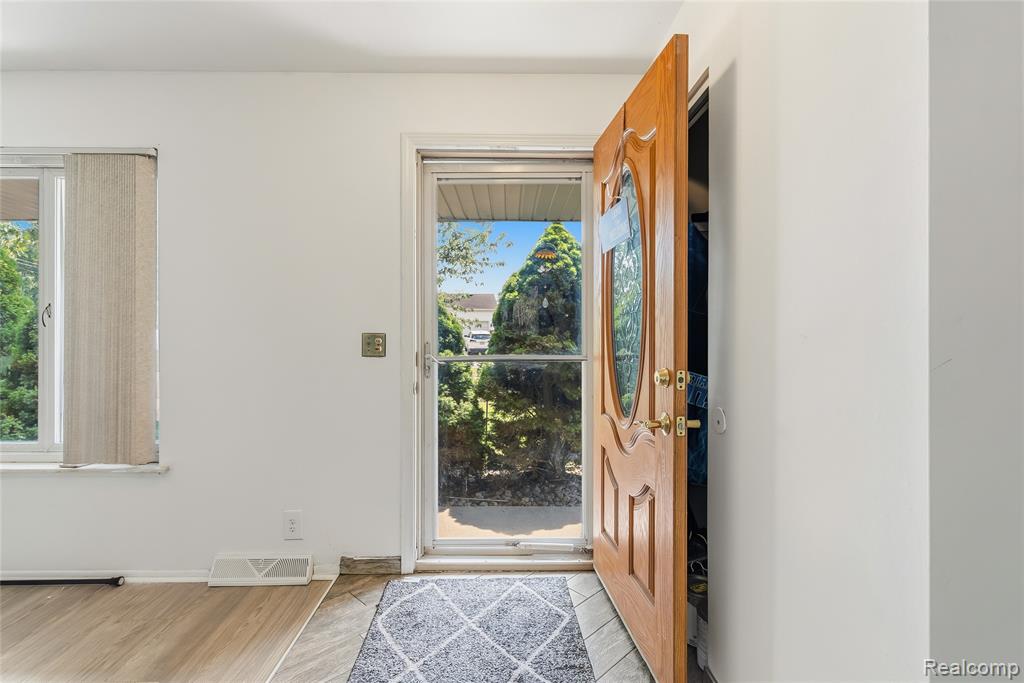 4821 Shelbyshire Drive, Utica, MI 48316 — Photo 3