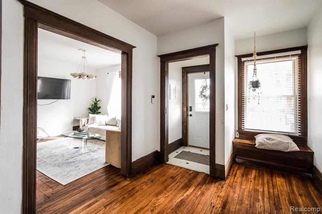 2505 BALDWIN Street, Detroit, MI 48214 — Photo 4