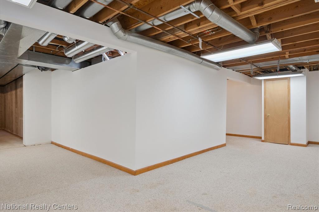 24897 Fairway Hills Drive, Novi, MI — Photo 39
