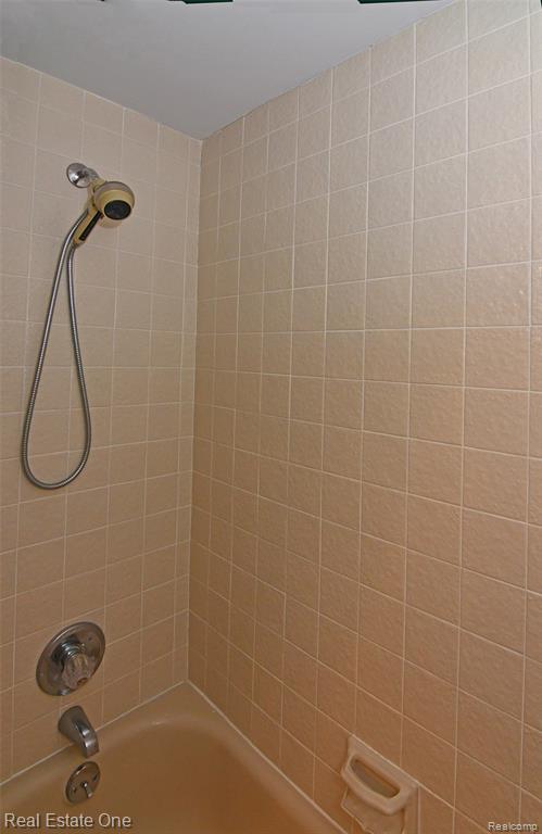 20080 Longridge Court, Northville, MI 48167 — Photo 29