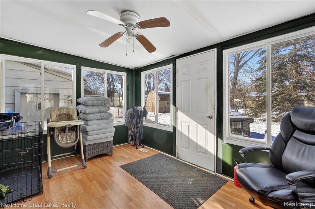 4444 Carmanwood Drive, Flint, MI 48507 — Photo 11