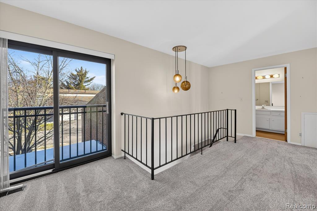 18268 University Park Drive, Livonia, MI, 48152