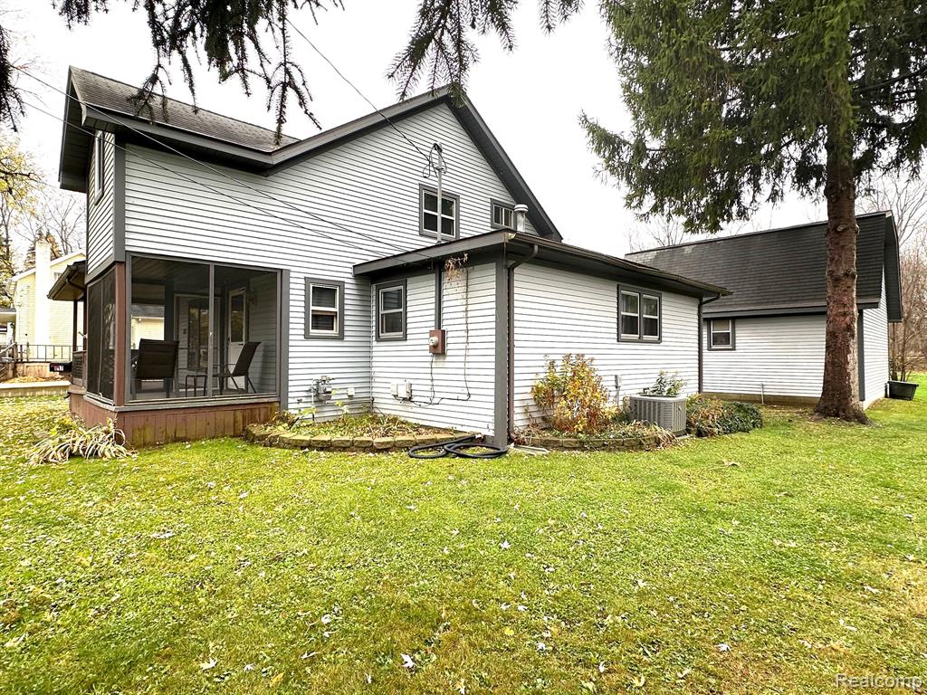 617 N LINCOLN Street, Durand, MI 48429 — Photo 3