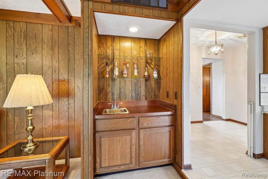 555 Crawford Farm Lane, Milford, MI 48380 — Photo 9