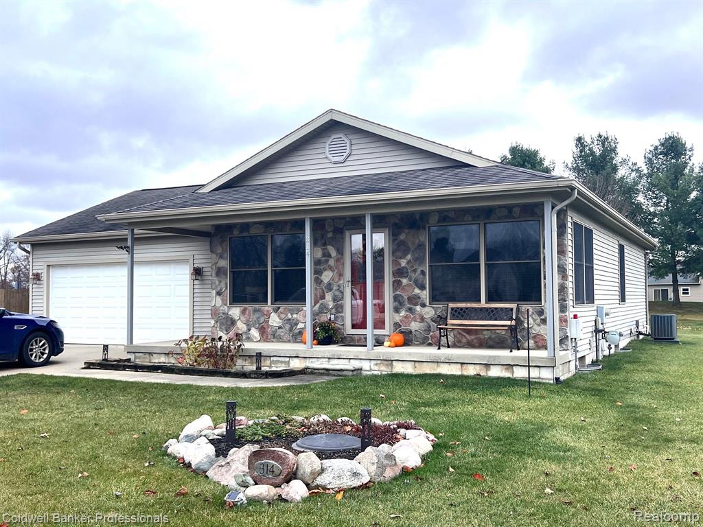 314 E Diamond Way, Morrice, MI 48857 — front exterior