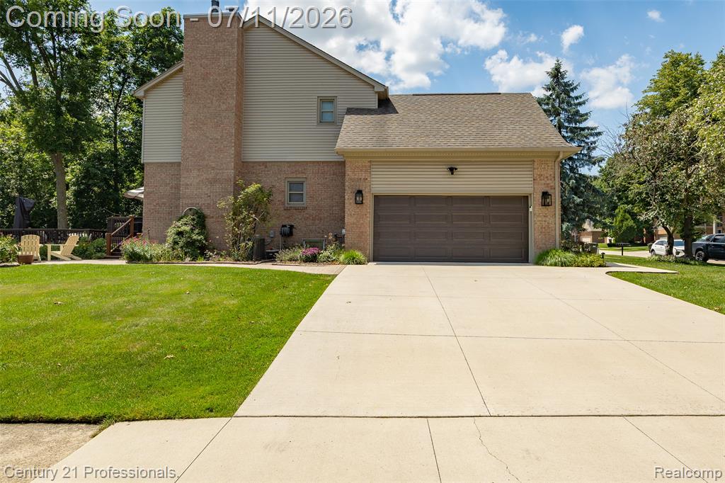 689 Woodfield Way, Rochester Hills, MI 48307 — Photo 6