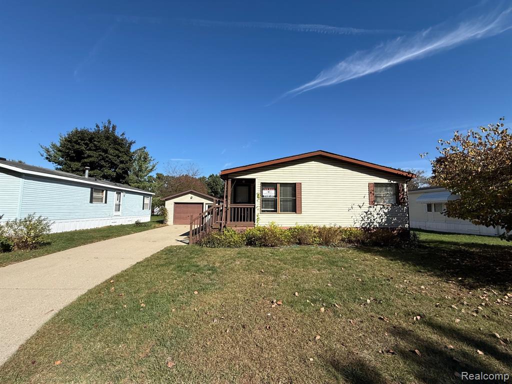 3028 E Bay Drive, Fenton, MI 48430 — Photo 18