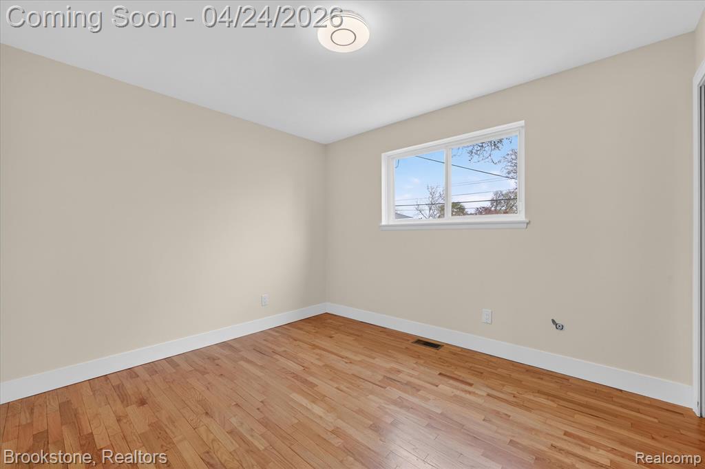 30428 Iroquois Drive, Warren, MI 48088 — Photo 21