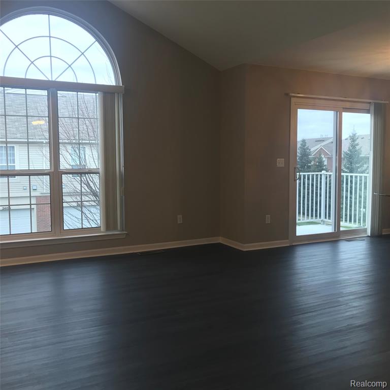 26210 Chesapeake Circle, Walled Lake, MI 48390 — Photo 9