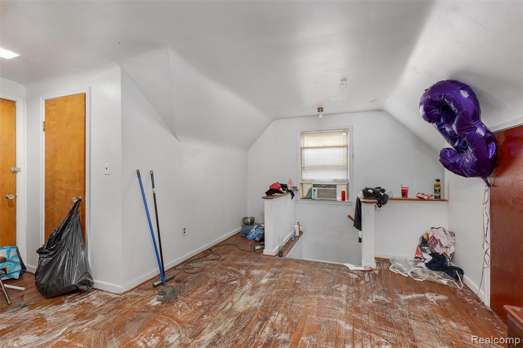 9222 Hartwell, Detroit, MI 48228 — Photo 11