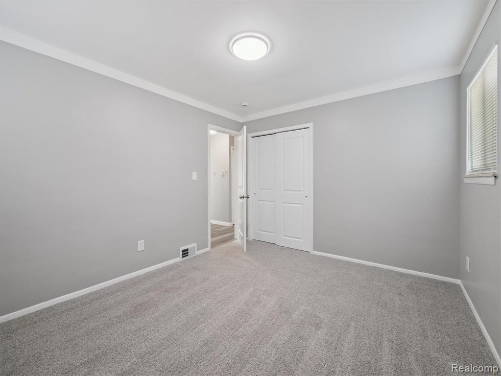 8887 Woodbine, Redford, MI 48239 — Photo 12