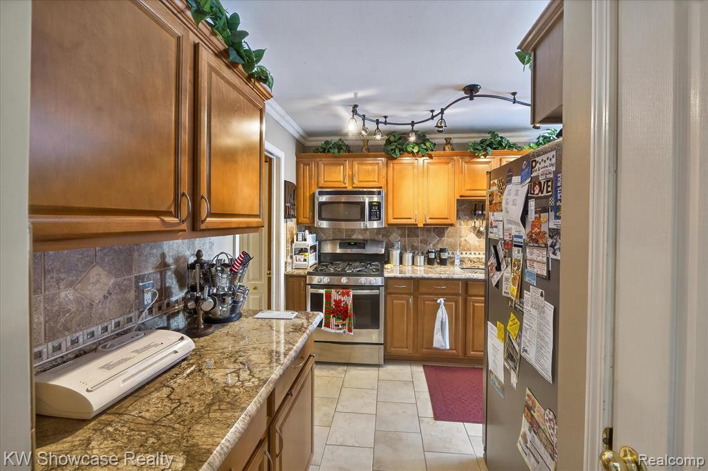 802 Red Maple Lane, Wixom, MI 48393 — Photo 12