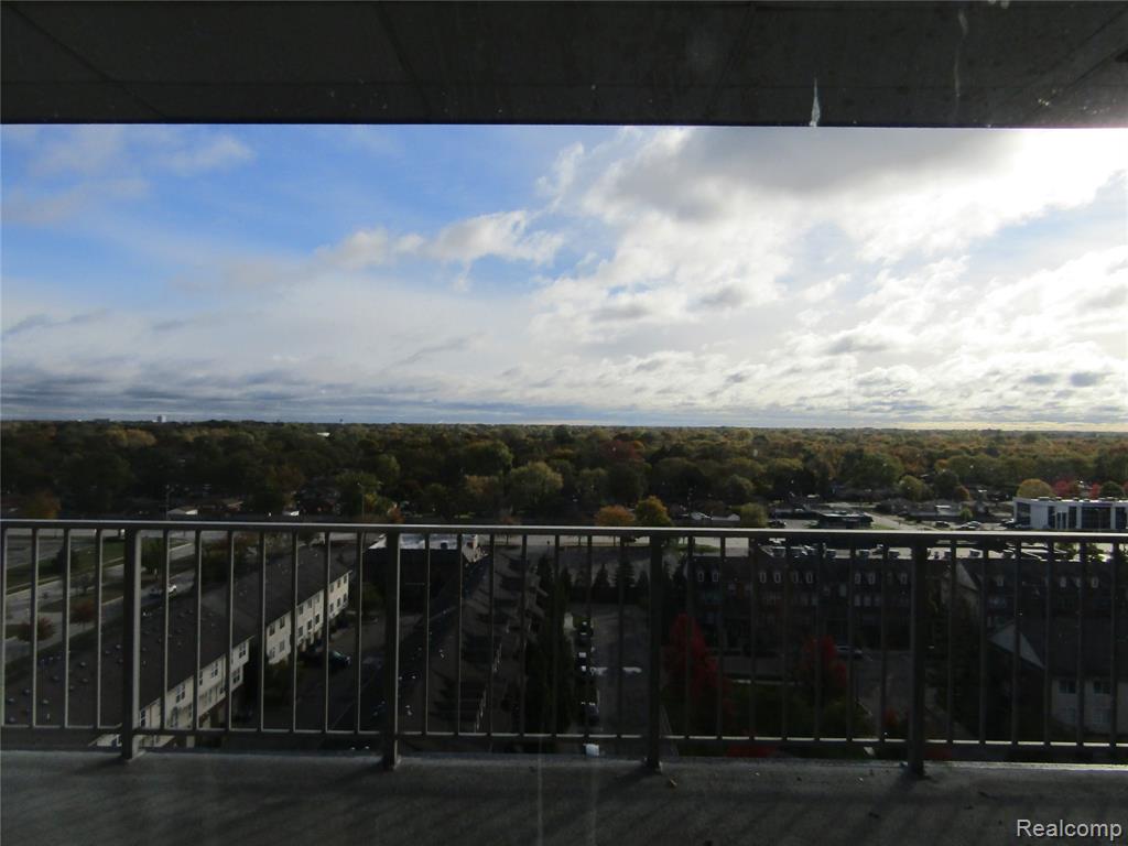 15801 Providence Drive, 10C, Southfield, MI 48075 — Photo 23
