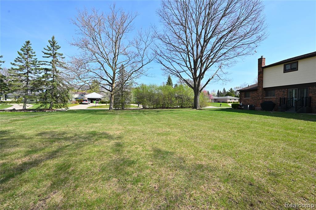 6024 Ledgeway Drive, West Bloomfield, MI — Photo 32