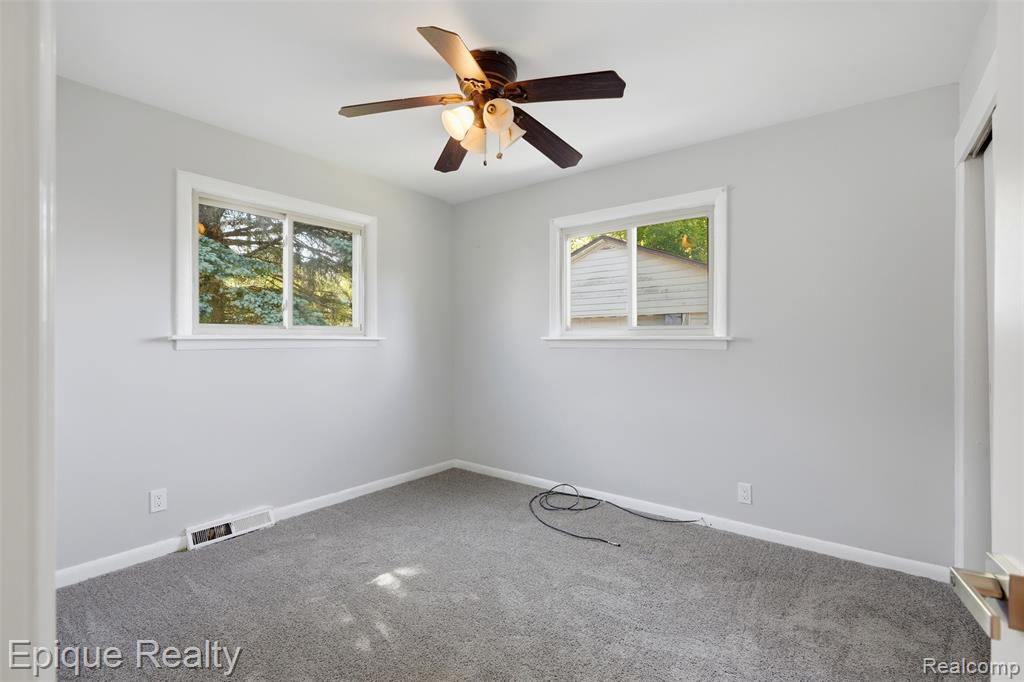 497 Montana Avenue, Pontiac, MI 48341 — Photo 8