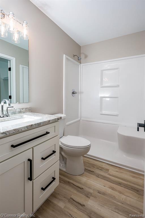 2047 Edward Lane East, MI — Photo 16