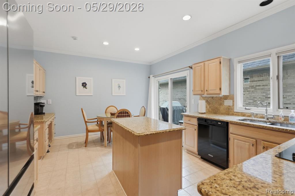 47301 Bramblewood Court, Novi, MI — Photo 8