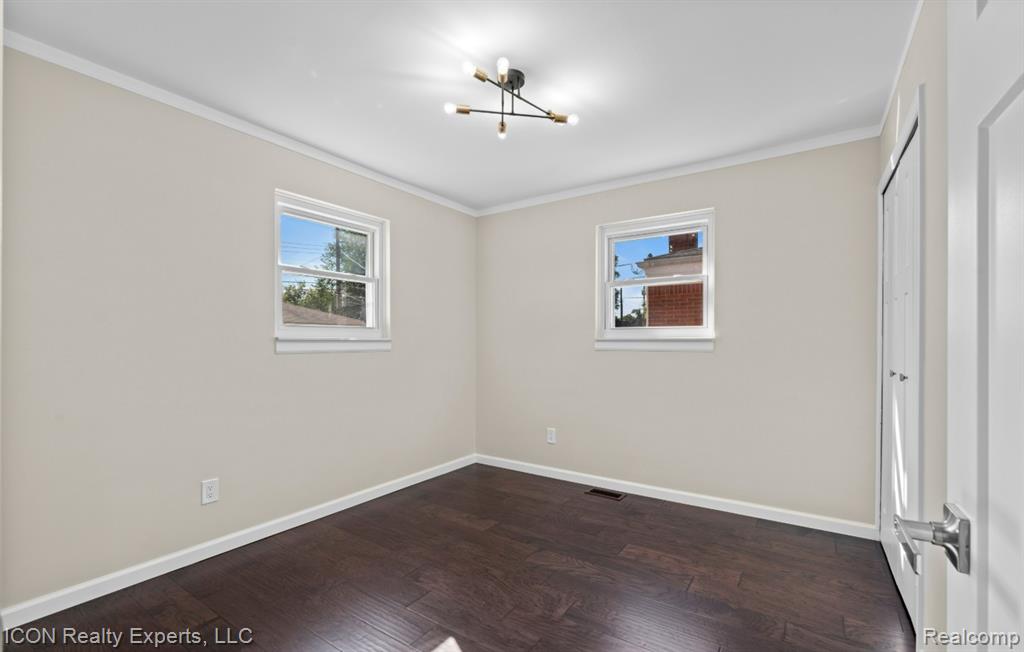 5674 N Lafayette Street, Dearborn Heights, MI 48127 — Photo 13