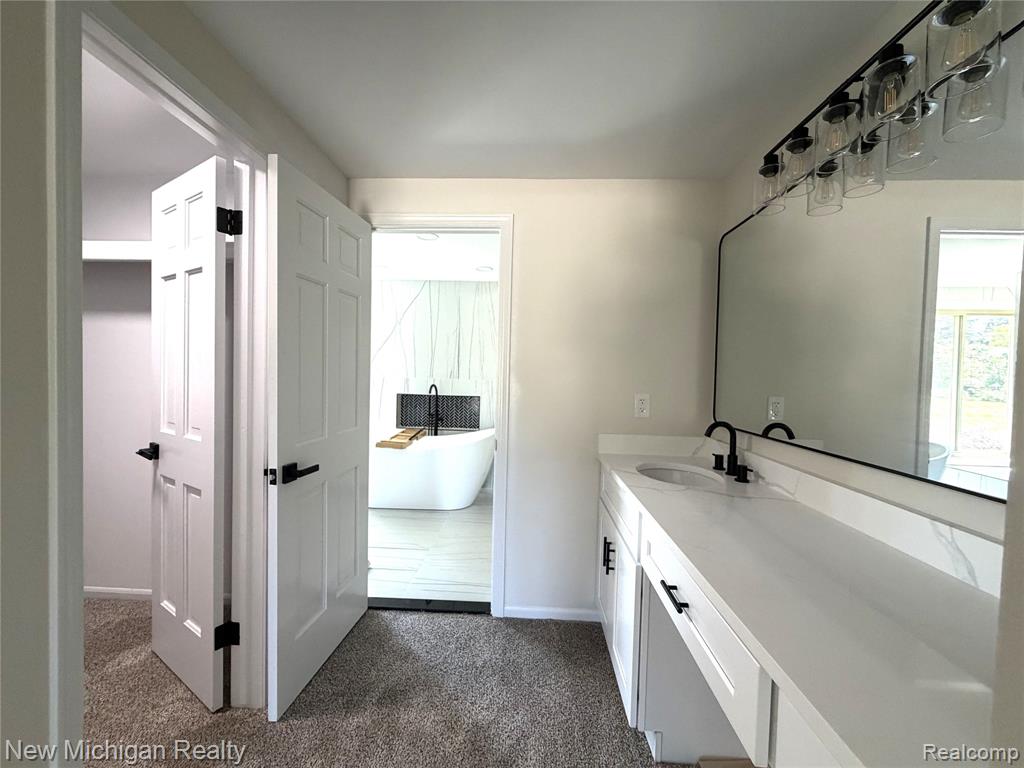 650 Deerfield Court, Rochester Hills, MI 48309 — Photo 23