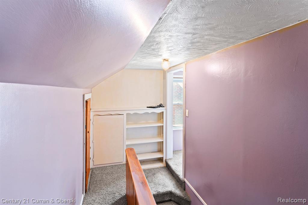 8242 RIVERDALE Street, Dearborn Heights, MI 48127 — Photo 15