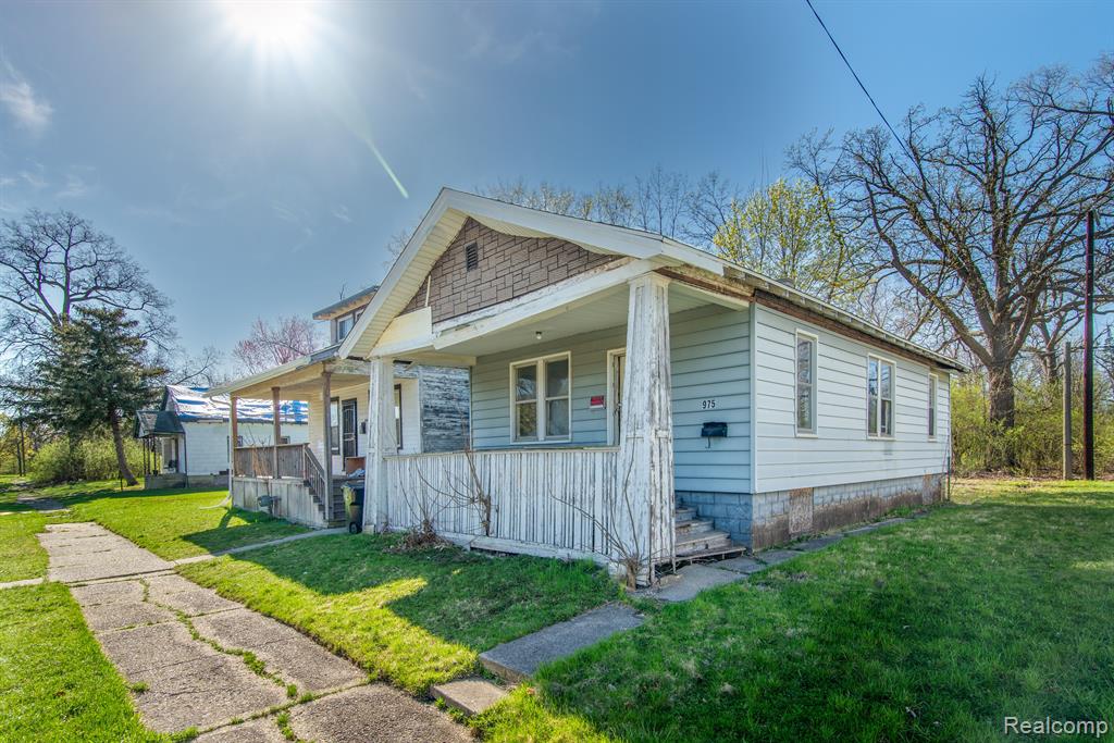 975 FERNHILL Street, Highland Park, MI 48203 — Photo 2