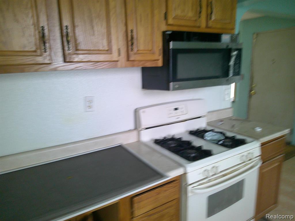 418 E BALTIMORE Boulevard, Flint, MI 48505 — Photo 10