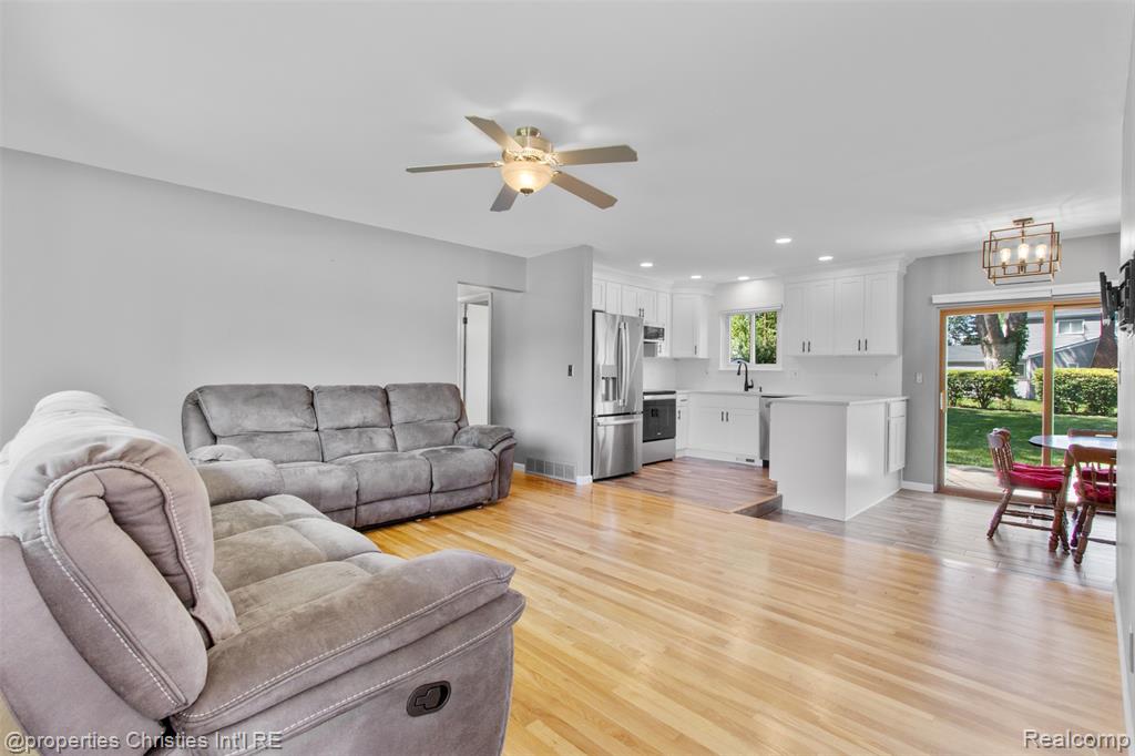 8439 Doncaster Drive, Sterling Heights, MI 48312 — Photo 5