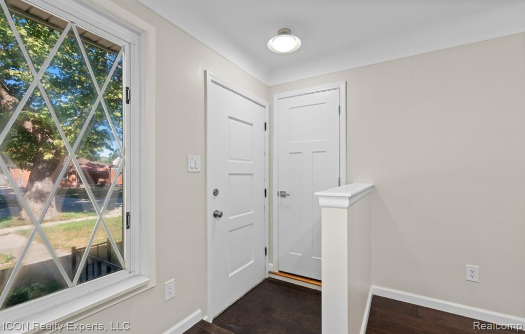 5674 N Lafayette Street, Dearborn Heights, MI 48127 — Photo 5
