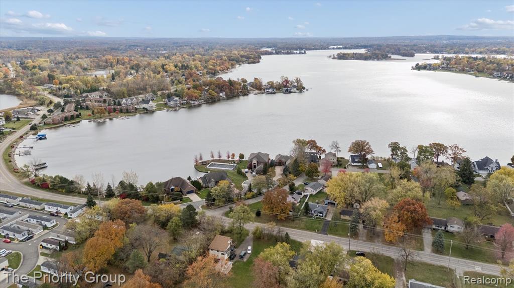 11467 Bay Shore Drive, Fenton, MI, 48430
