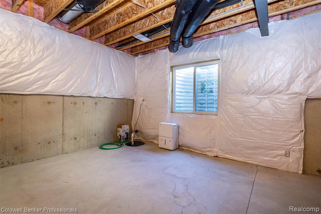 50047 Norfolk Court, Canton, MI 48188 — Photo 36