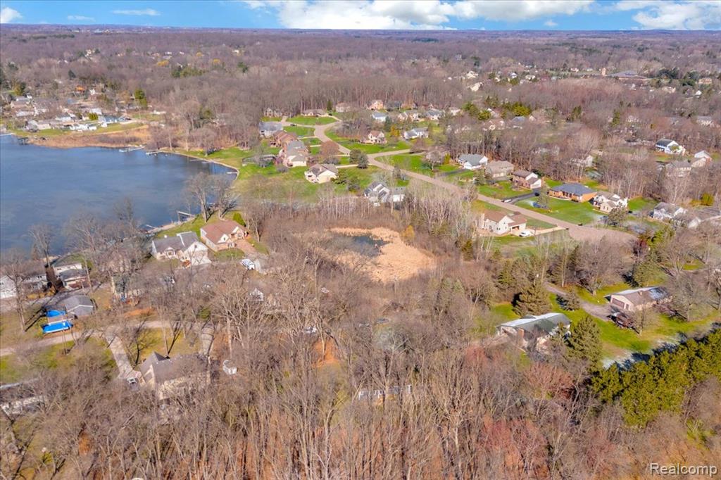 10557 Skeman Road, Brighton, MI 48114 — Photo 23